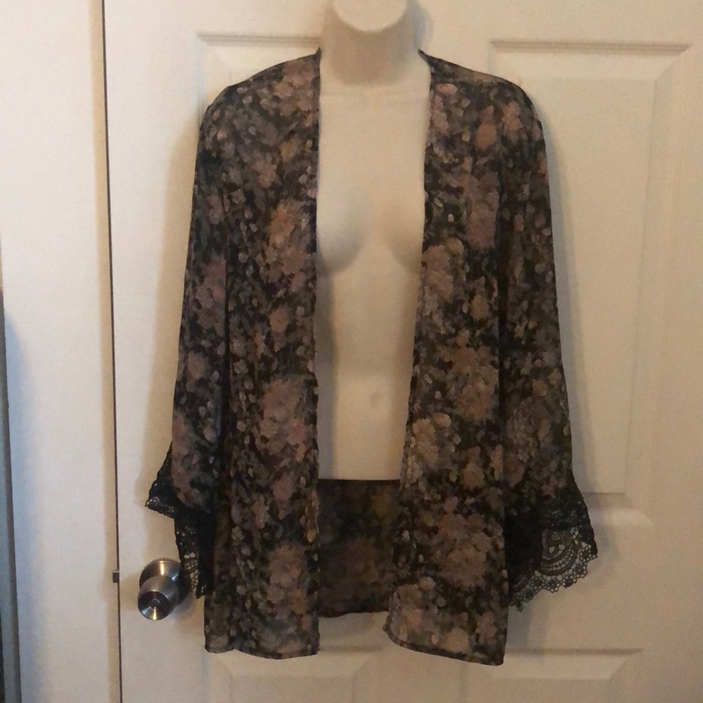 Audrey🧡🧡🧡+🧡  sheer floral Kimono